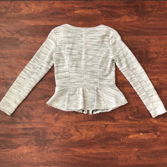 Elle Blazer - Picture 2 of 4